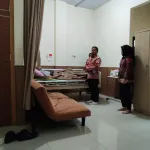 Wujud Adab dan Penghormatan, Wali Kota Tasming Hamid Jenguk Mantan Wali Kota Sjamsu Alam di RSUD Andi Makkasau