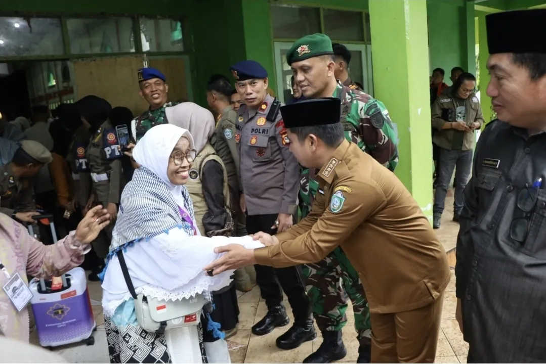 Lepas 92 Jamaah Calon Haji Parepare, Walikota Tasming Hamid: Fokus Ibadah Dulu, Belanja Belakangan