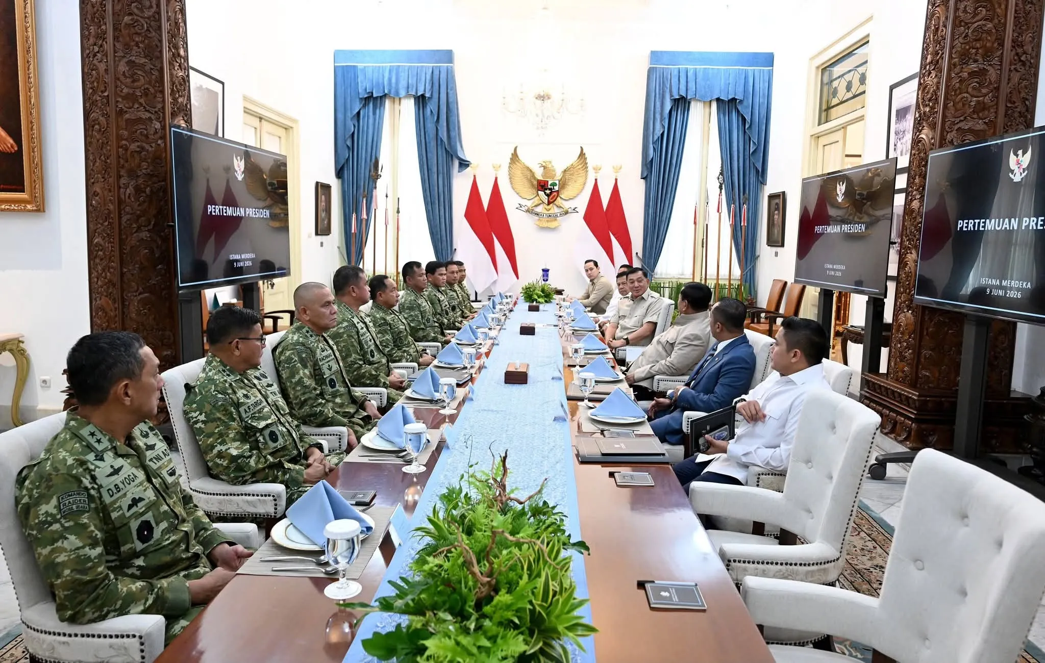 Panglima TNI Laporkan Capaian Infrastruktur Dasar kepada Presiden Prabowo